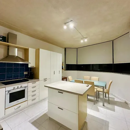 Vista Mare, Sea Front, Terrace, Free Parking *