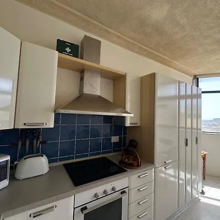 Apartment Vista Mare, Sea Front, Terrace, Free Parking Sliema