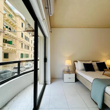 Vista Mare, Sea Front, Terrace, Free Parking * Sliema