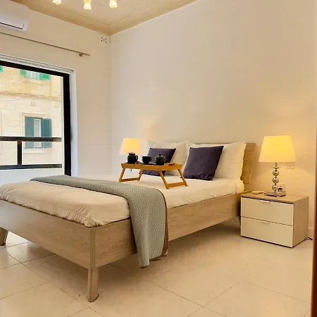 Vista Mare, Sea Front, Terrace, Free Parking Apartment Sliema