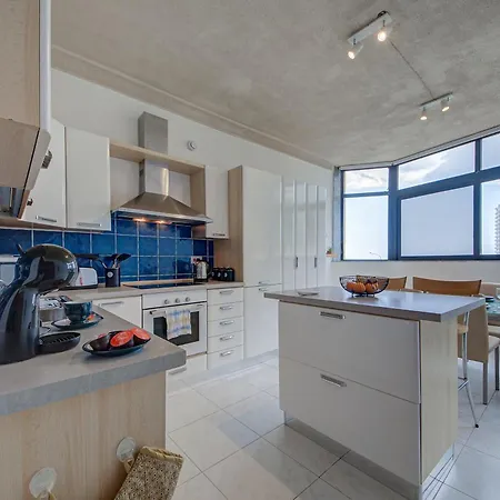 Vista Mare, Sea Front, Terrace, Free Parking Appartement Sliema