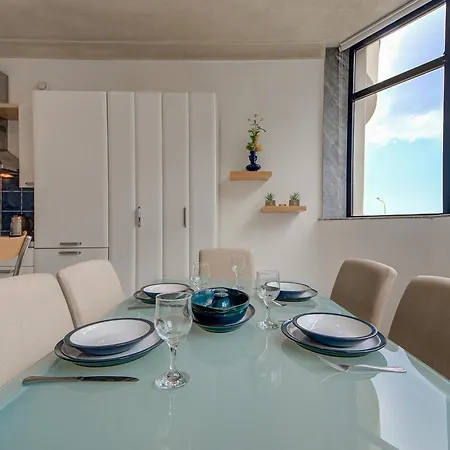Vista Mare, Sea Front, Terrace, Free Parking Appartement Sliema