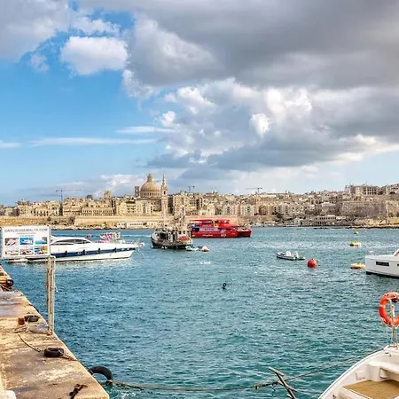 Casa Mare, Sea Front, Sliema, Tigne Point By Haven & Keys Malta * Sliema