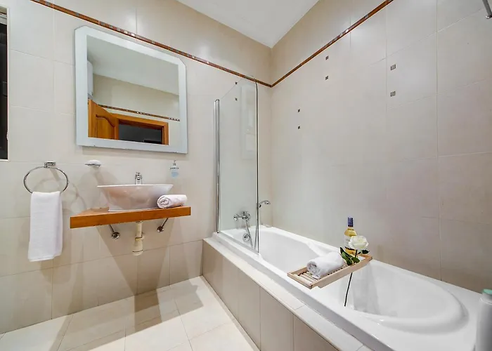 Casa Mare, Sea Front, Sliema, Tigne Point By Haven & Keys Malta *