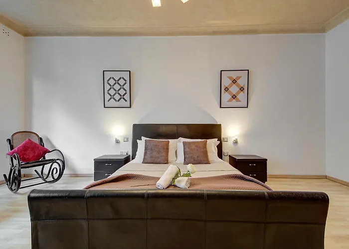 Casa Mare, Sea Front, Sliema, Tigne Point By Haven & Keys Malta * Σλιέμα