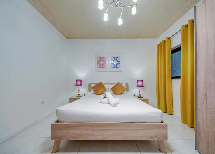 Casa Mare, Sea Front, Sliema, Tigne Point By Haven & Keys Malta Σλιέμα