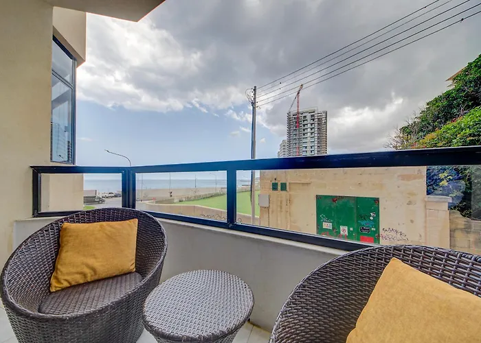 Casa Mare, Sea Front, Sliema, Tigne Point By Haven & Keys Malta *