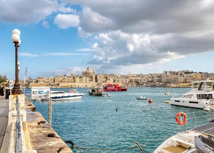 Casa Mare, Sea Front, Sliema, Tigne Point By Haven & Keys Malta * 斯利马