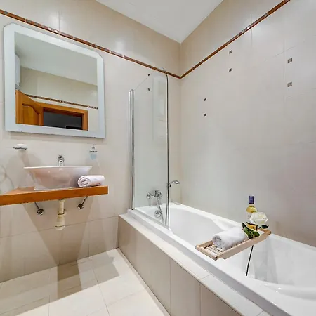 Casa Mare, Sea Front, Sliema, Tigne Point By Haven & Keys Malta *