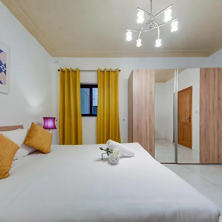 Casa Mare, Sea Front, Sliema, Tigne Point By Haven & Keys Malta *